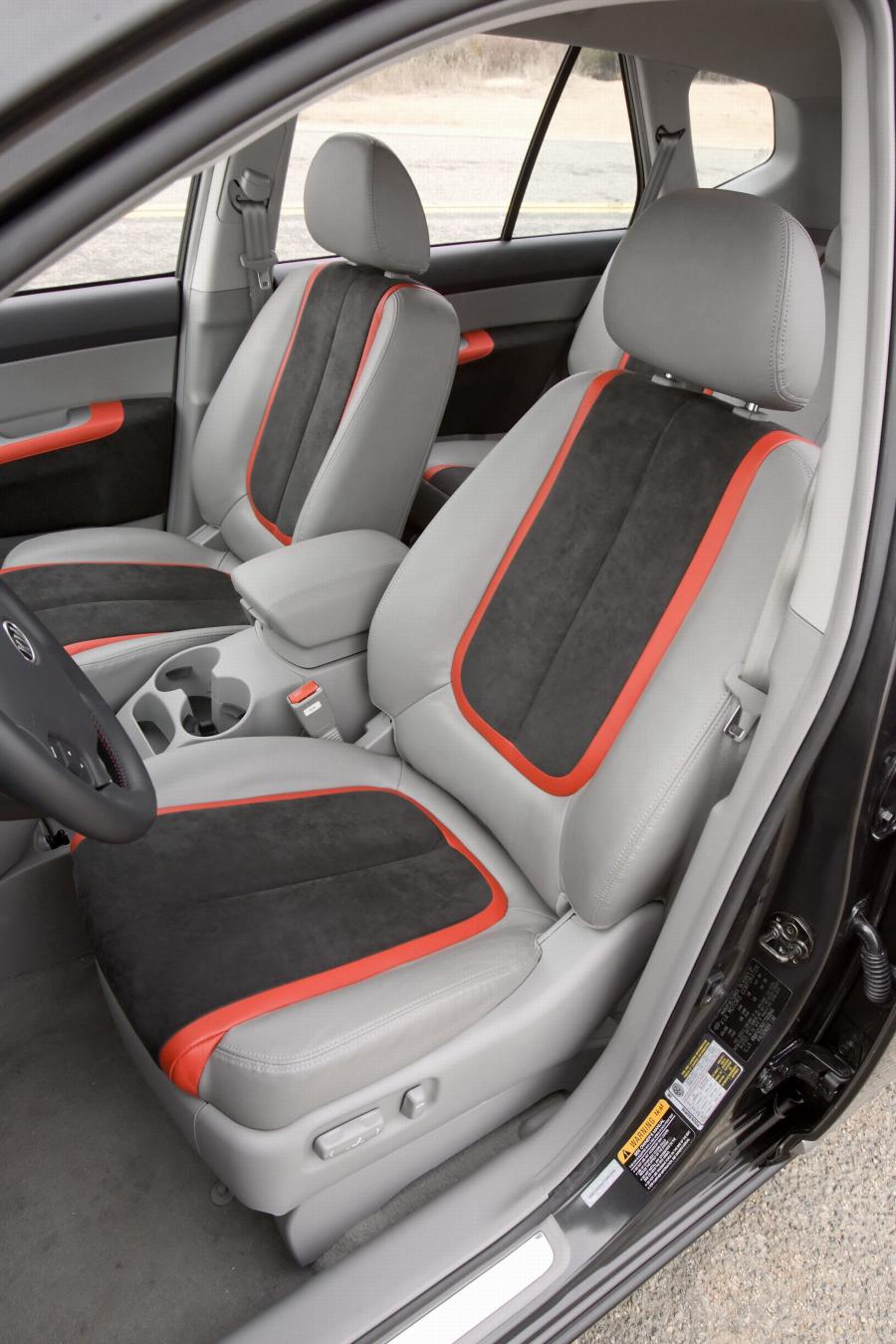  Kia Rondo SX Concept 2007 года  (фото 12 из 45)